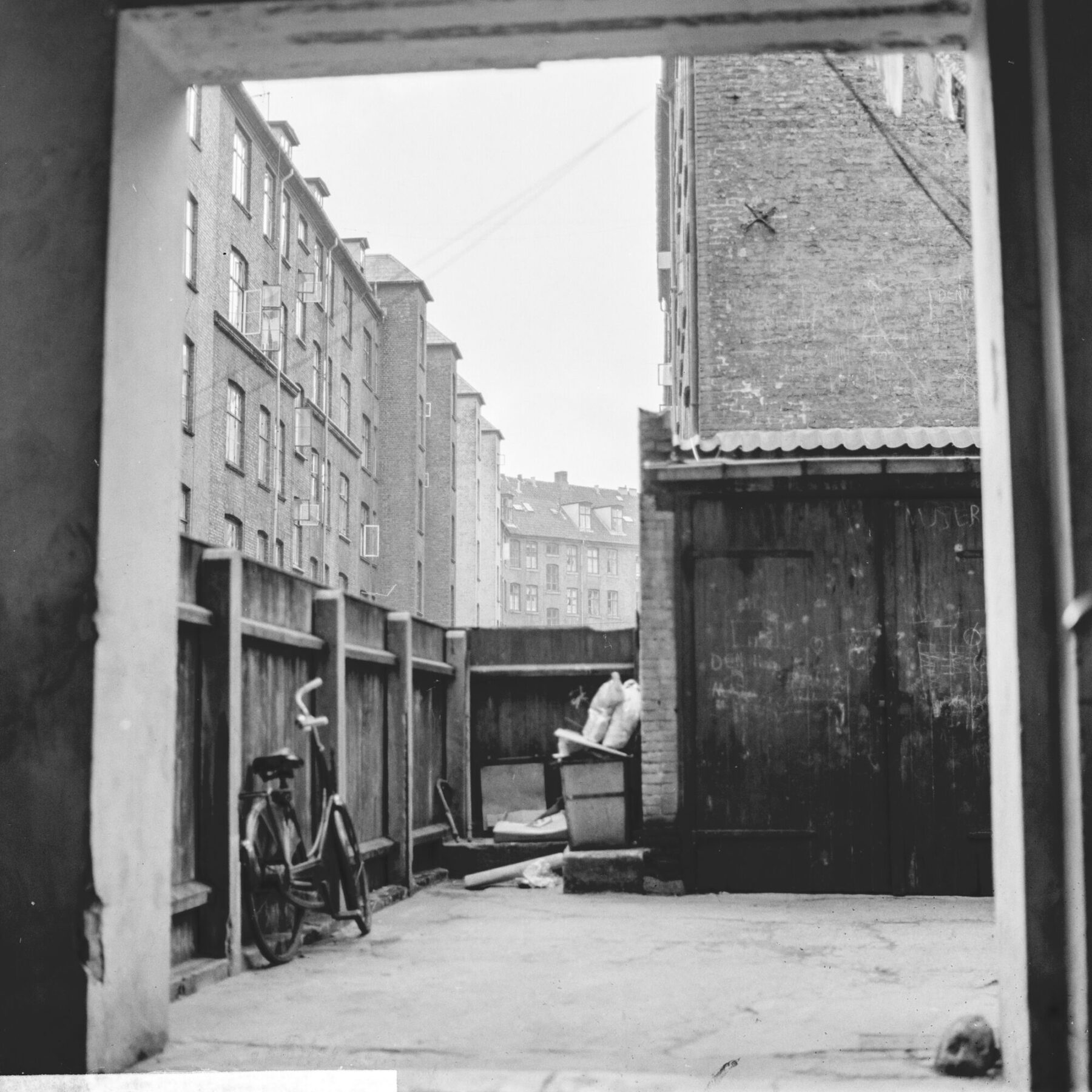 En baggård på Hedebygade, 1970.